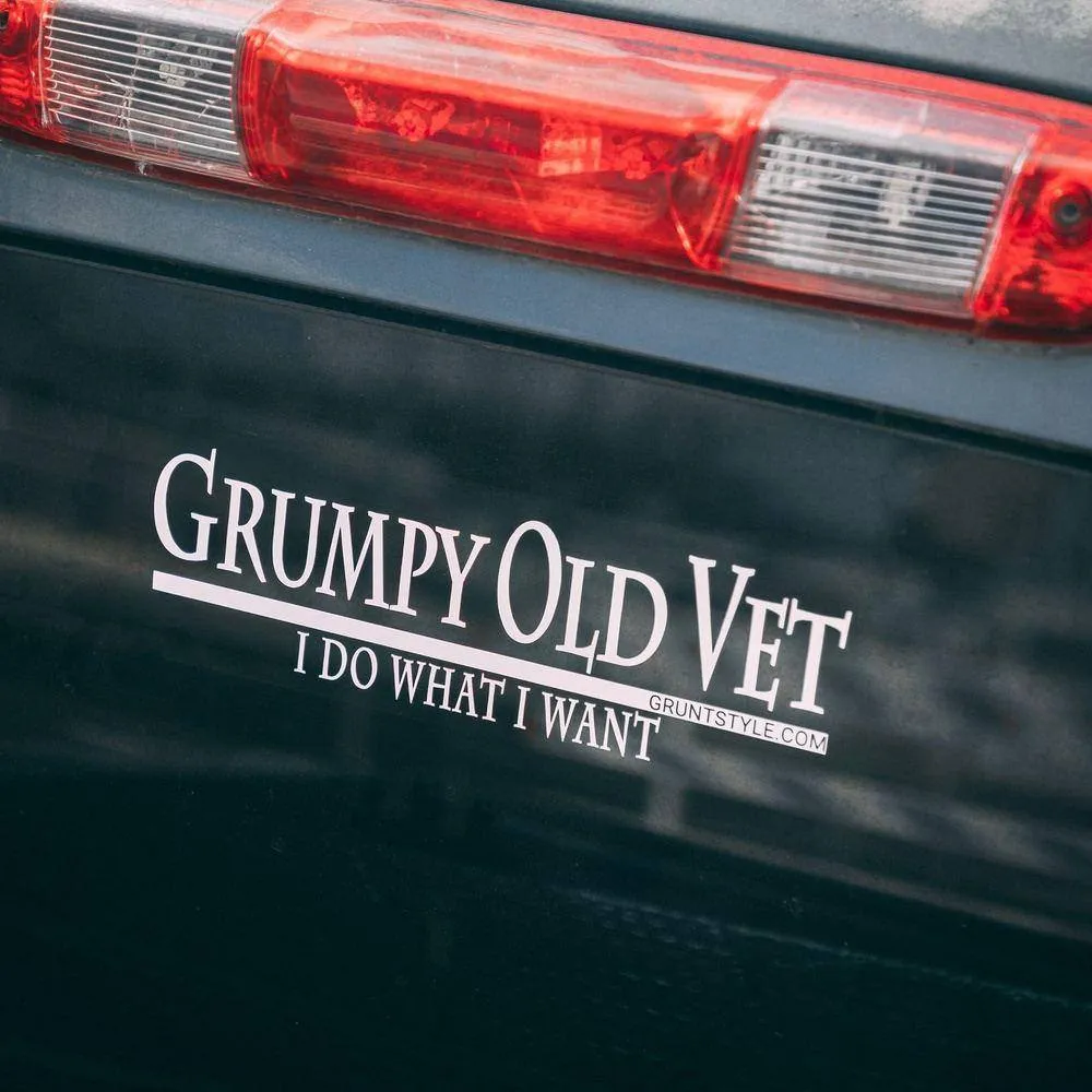 Grumpy Old Vet Decal