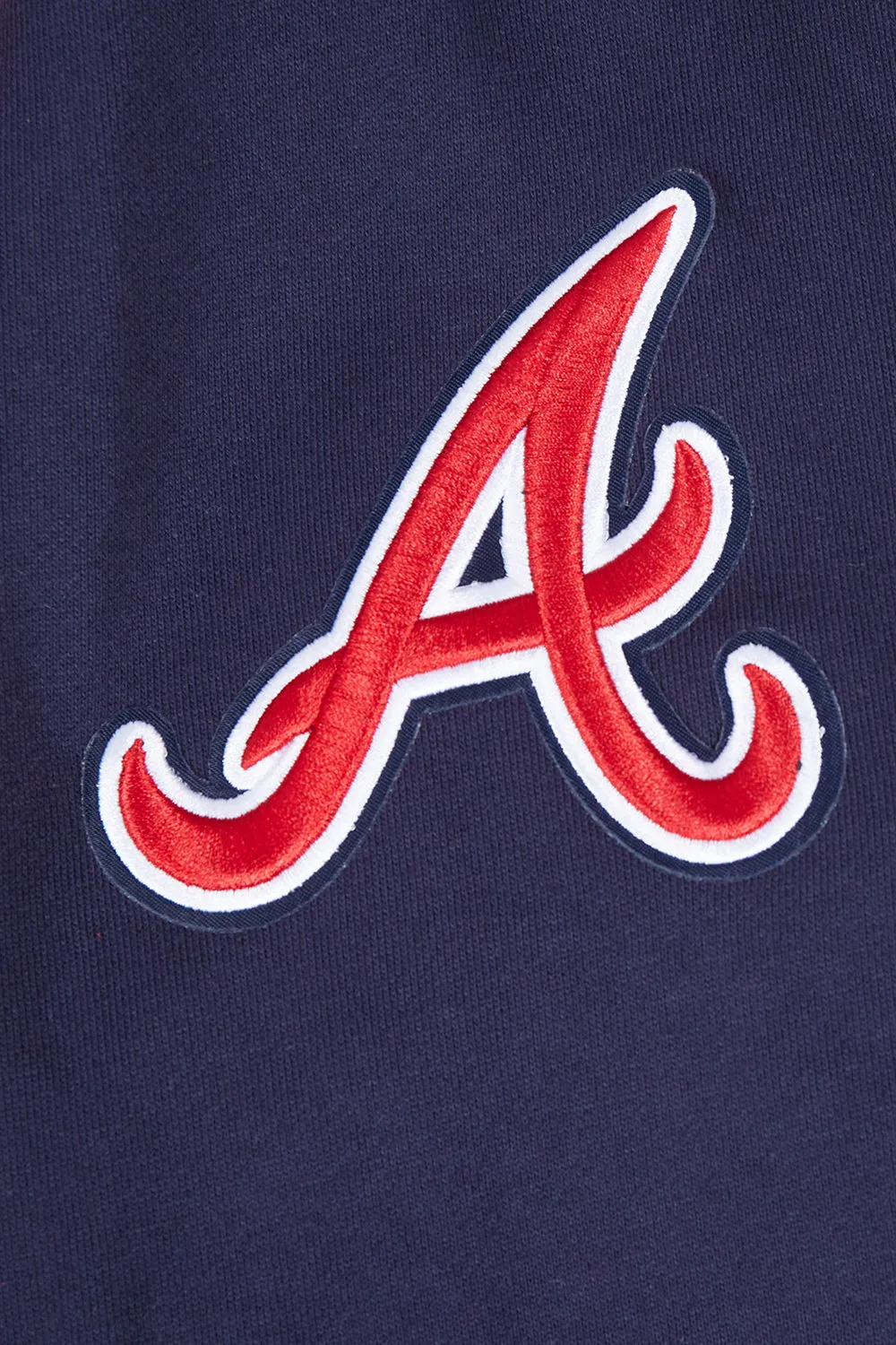 MLB ATLANTA BRAVES OLD ENGLISH MEN'S PO HOODIE (MIDNIGHT NAVY)