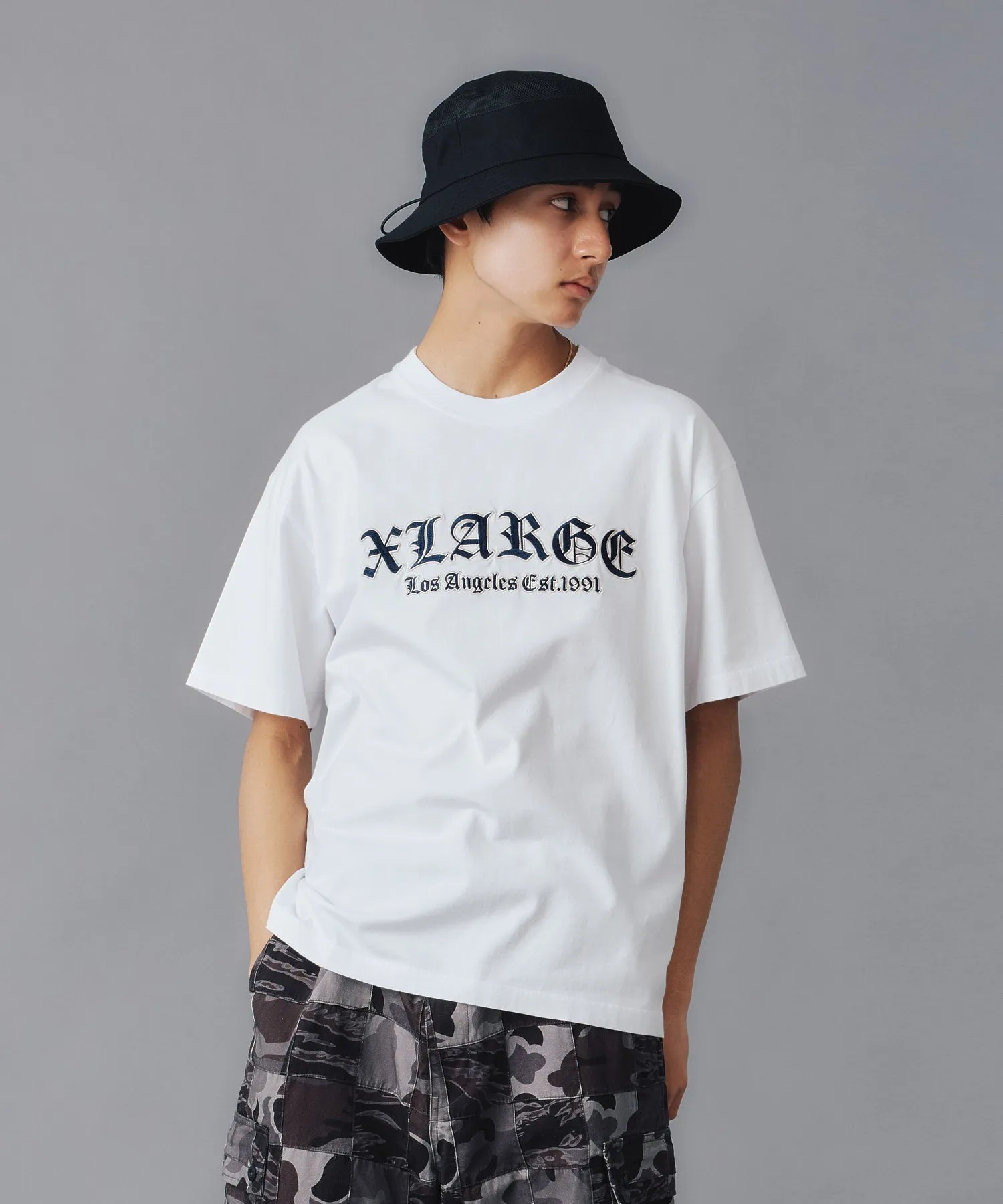 OLD ENGLISH LOGO S/S TEE