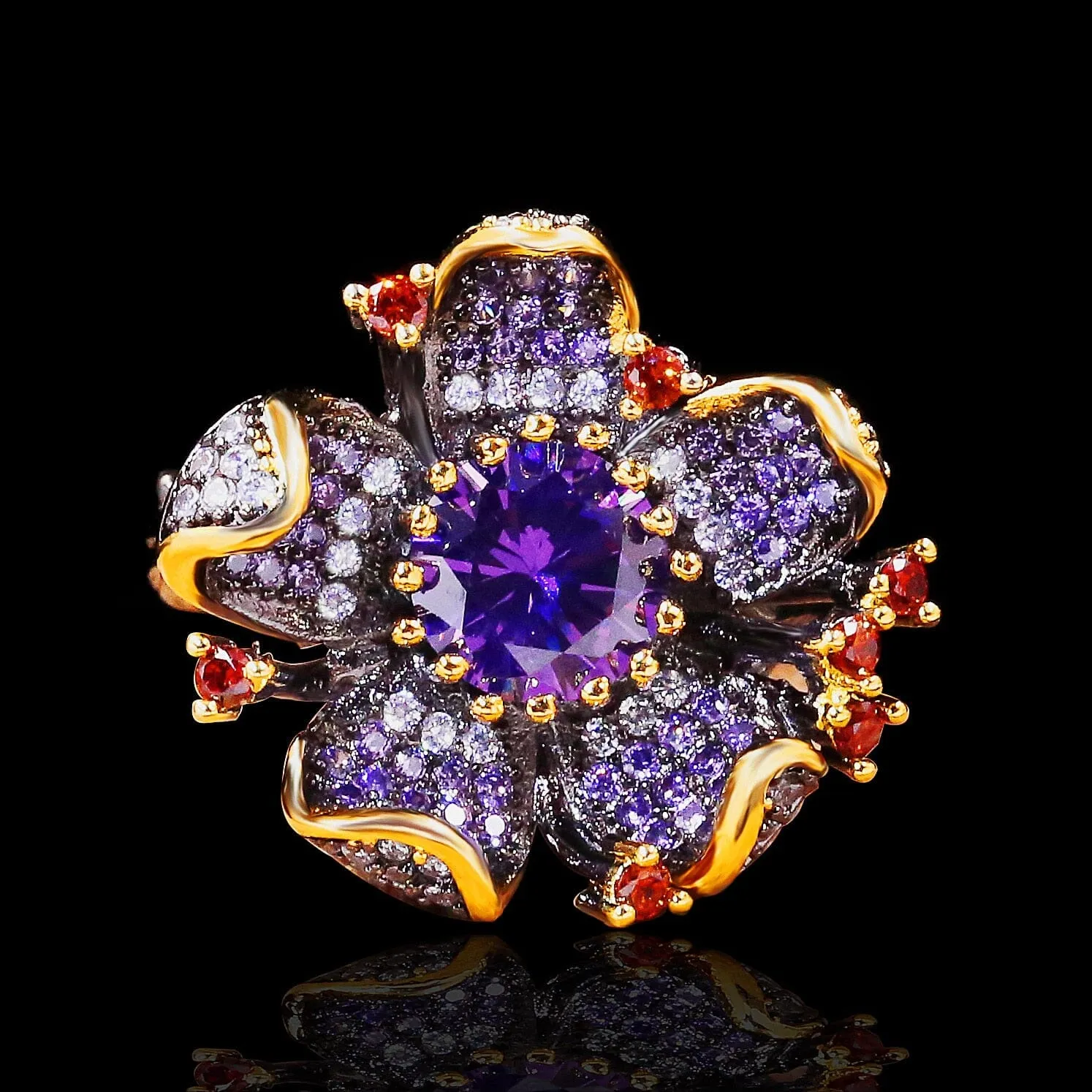 Shiny Unique Black Gold Flower-Shaped Amethyst Ring