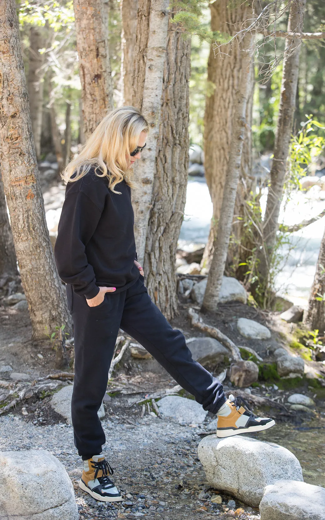 SOFT COTTON FRENCH TERRY SWEATSHIRT IN BLACK