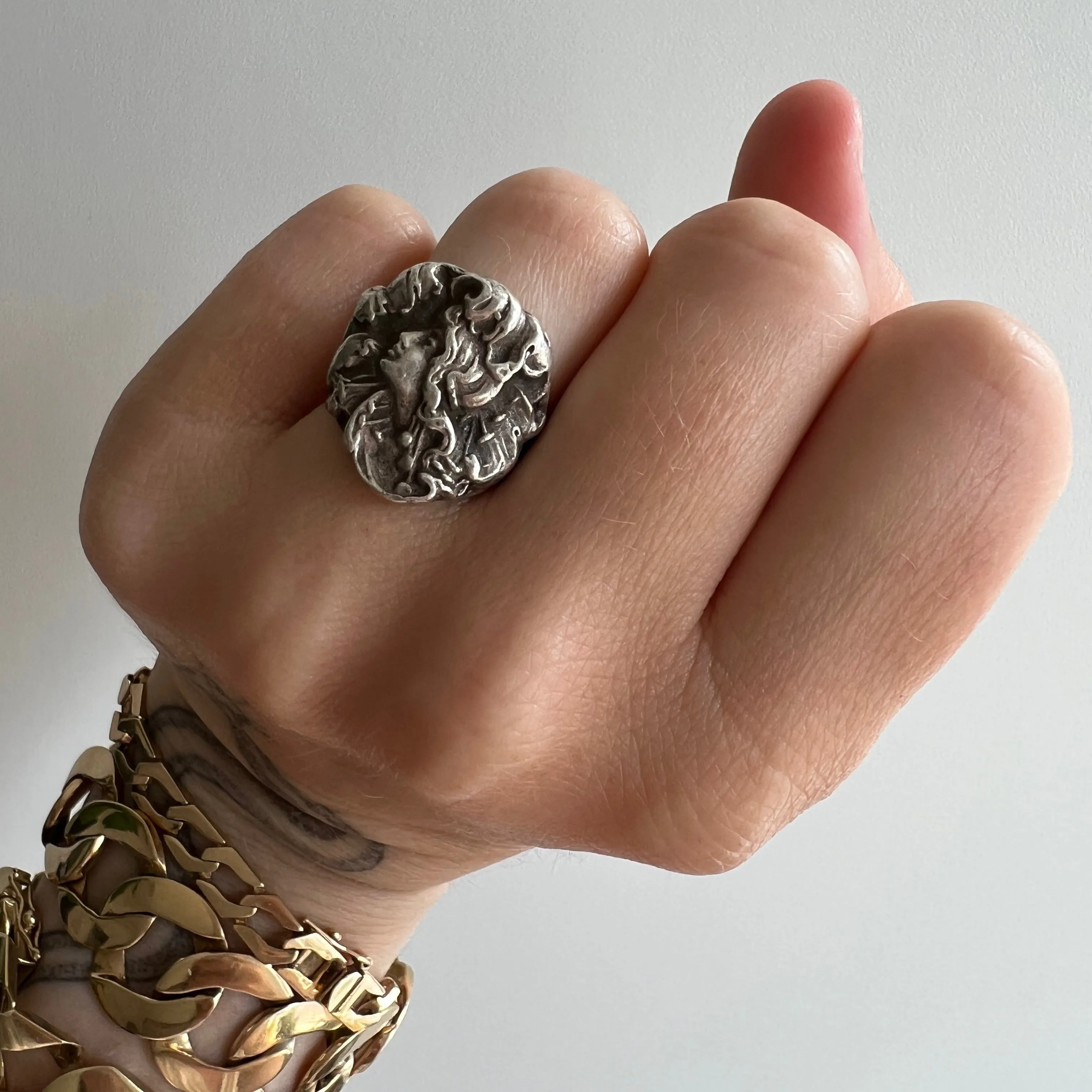 V I N T A G E // fantastic femme / sterling silver goddess ring / size 5.5