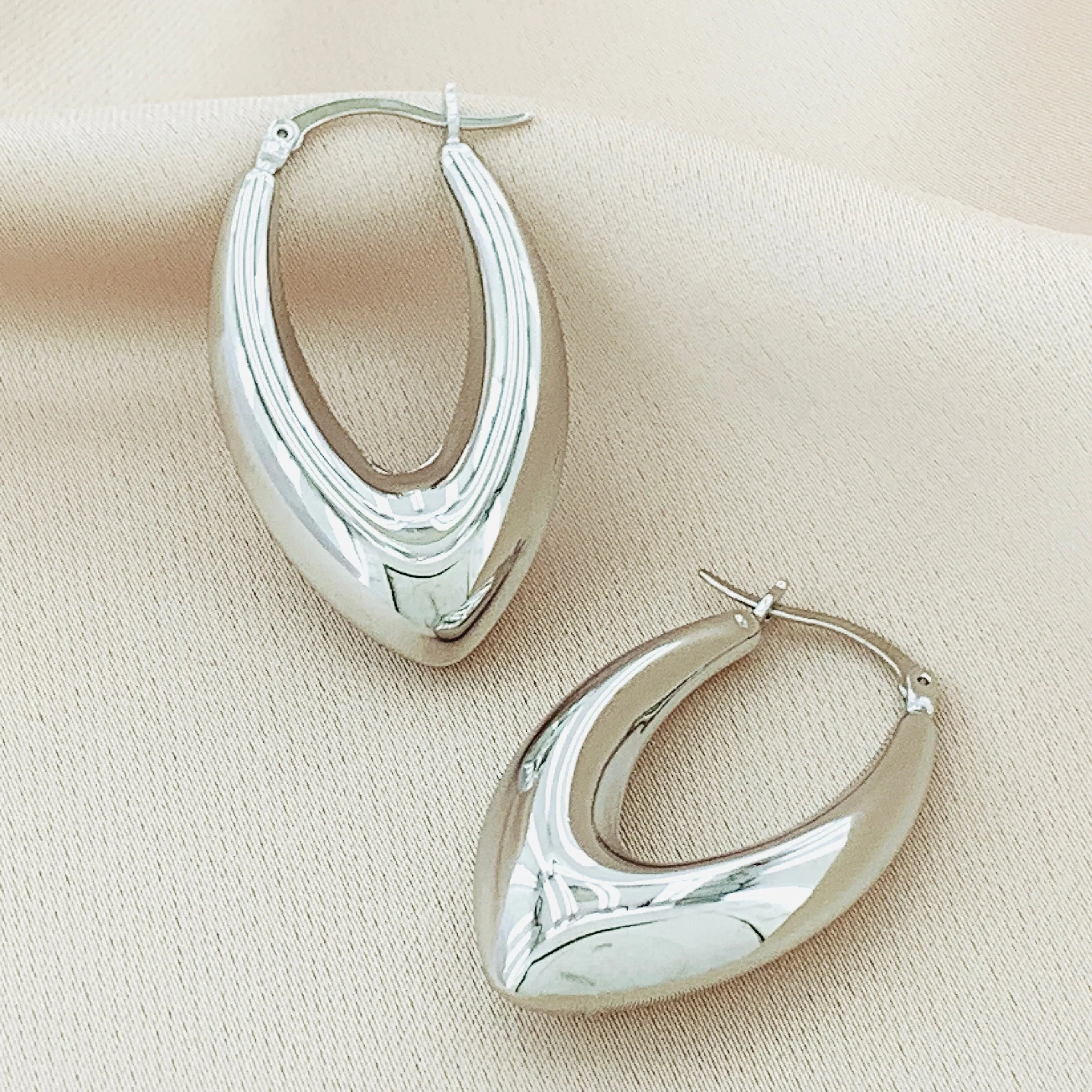 Women's Fashion Hollow Hoop Earring