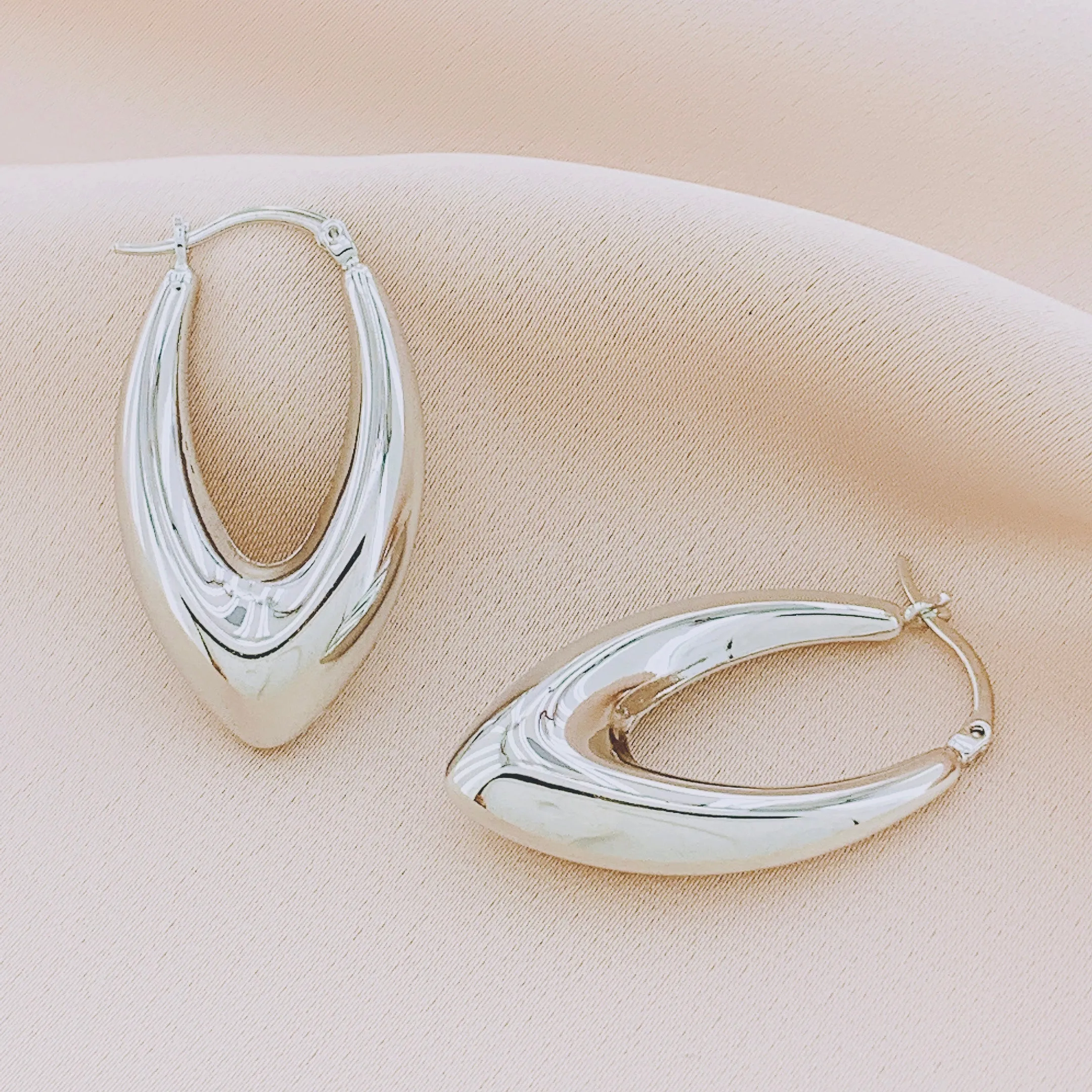 Women's Fashion Hollow Hoop Earring