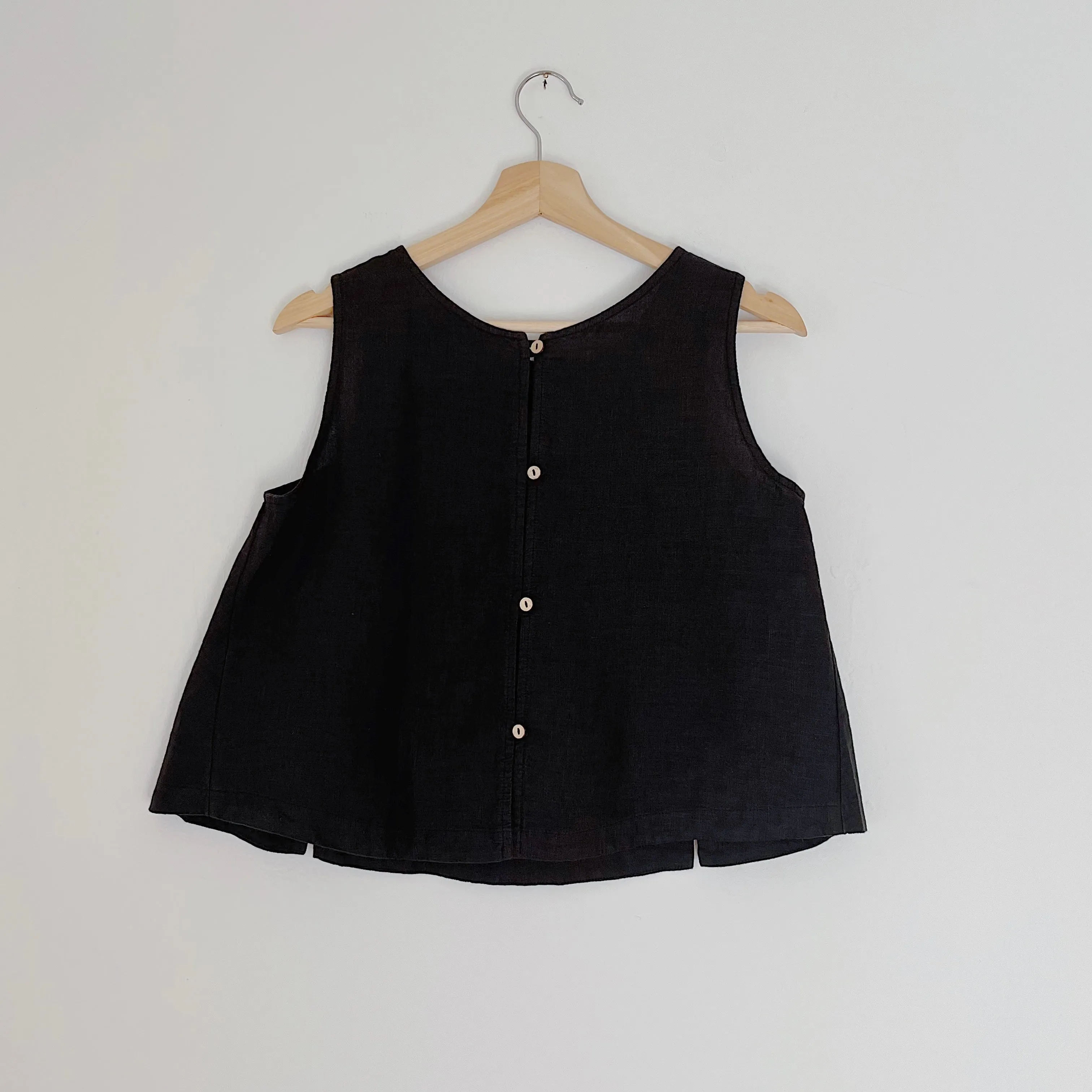 Yuvita | Button Back Tank in Black